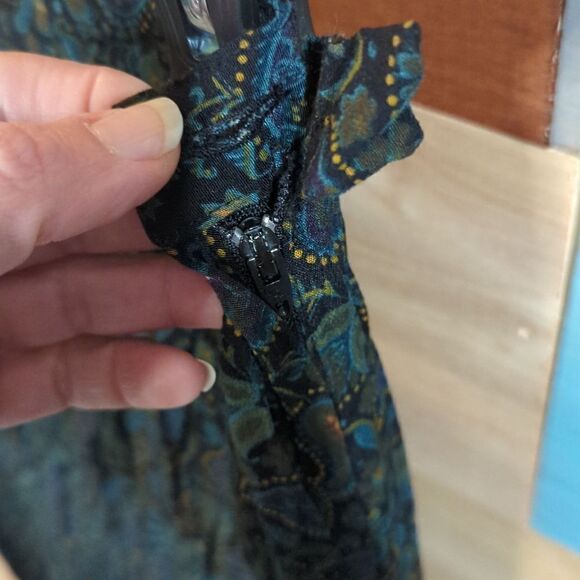 SIZE 12. Paisley and floral print skirt full length Melrose studio - Picture 3 of 4